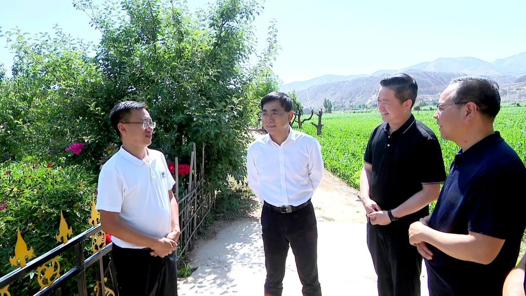 楊建武在靖遠(yuǎn)縣和平川區(qū)調(diào)研重點生態(tài)環(huán)境問題整改工作